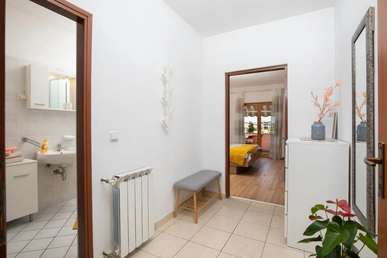 Sunny Apartment Valbandon Fažana Croazia