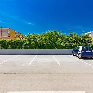 https://tiffy-studio-w-private-parking.hotelinzadar.com