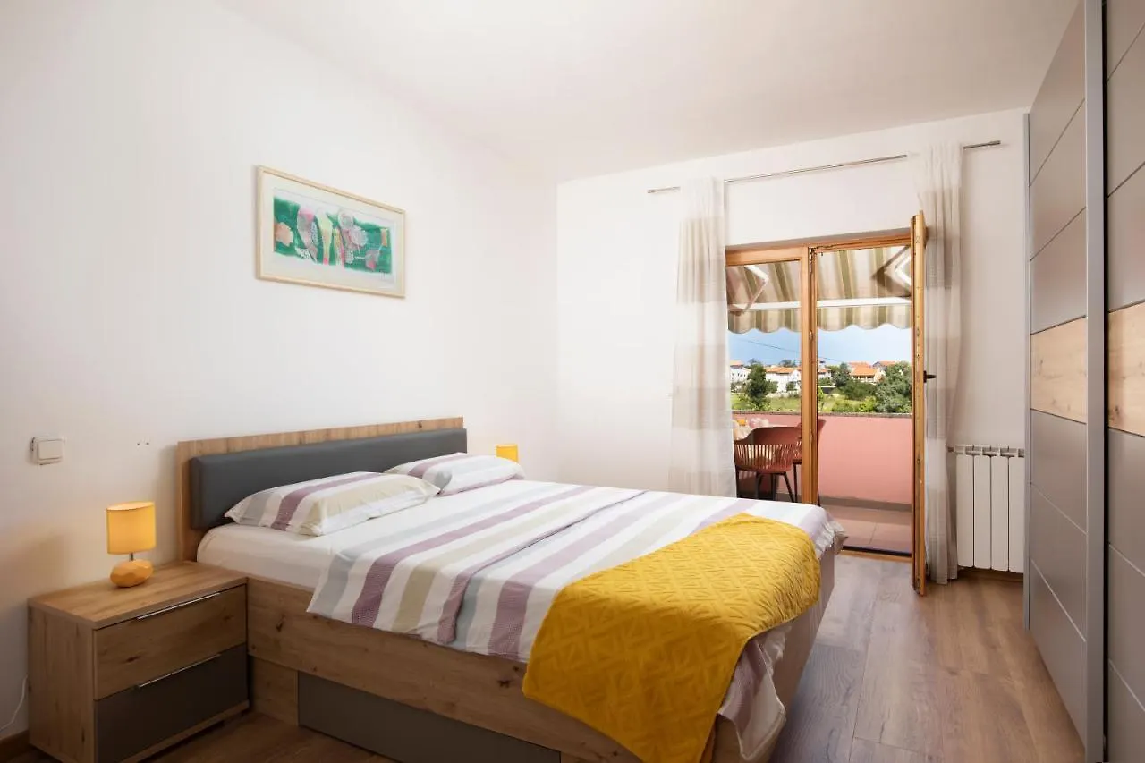 Sunny Apartment Valbandon Фажана 0*,