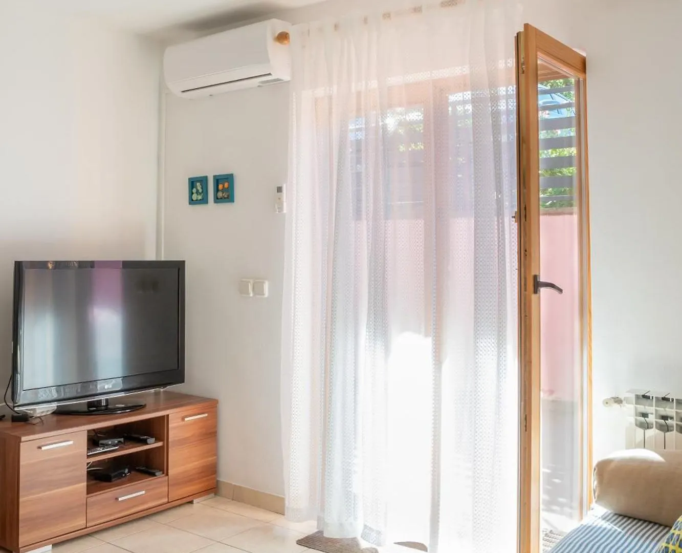 Sunny Apartment Valbandon 法扎纳
